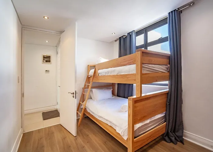 Modern Beachfront 2 Bed, 2 Bath- 143 Eden, Big Bay