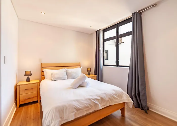 Modern Beachfront 2 Bed, 2 Bath- 143 Eden, Big Bay