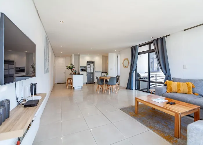 Modern Beachfront 2 Bed, 2 Bath- 143 Eden, Big Bay