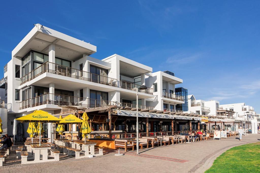 Apartment Modern Beachfront 2 Bed, 2 Bath- 143 Eden, Big Bay Cape Town