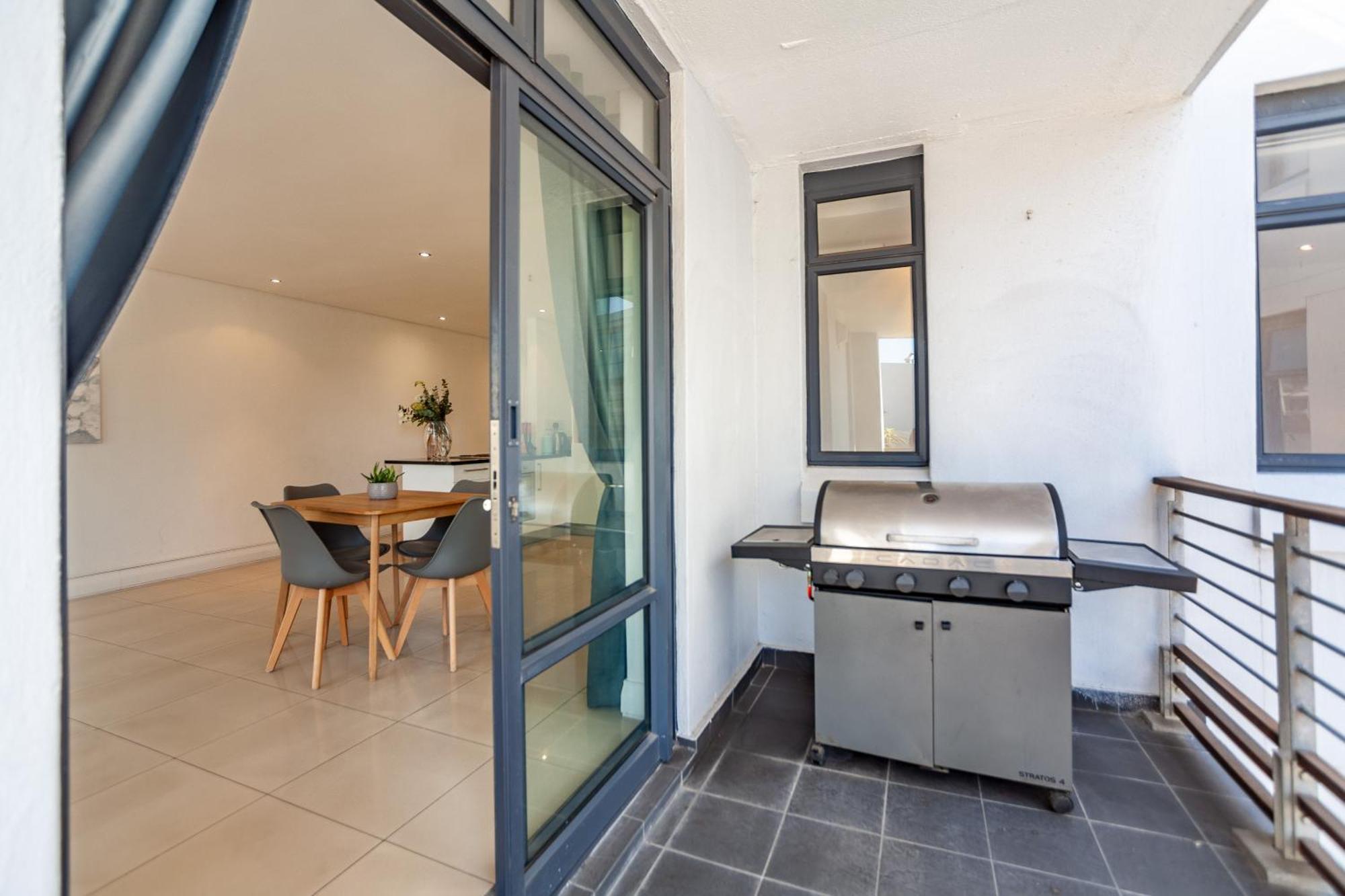 Apartment Modern Beachfront 2 Bed, 2 Bath- 143 Eden, Big Bay *