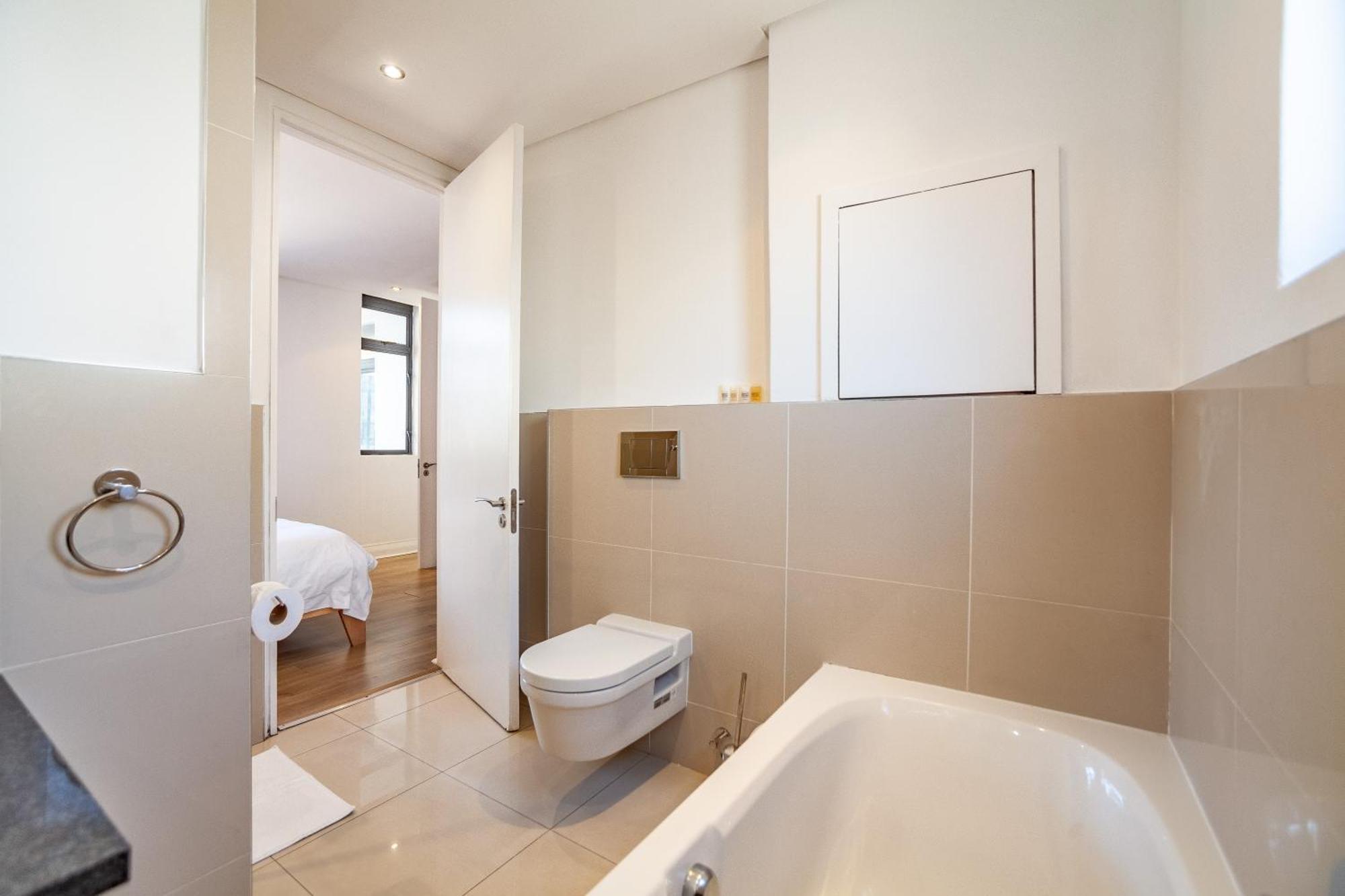 Apartment Modern Beachfront 2 Bed, 2 Bath- 143 Eden, Big Bay Cape Town