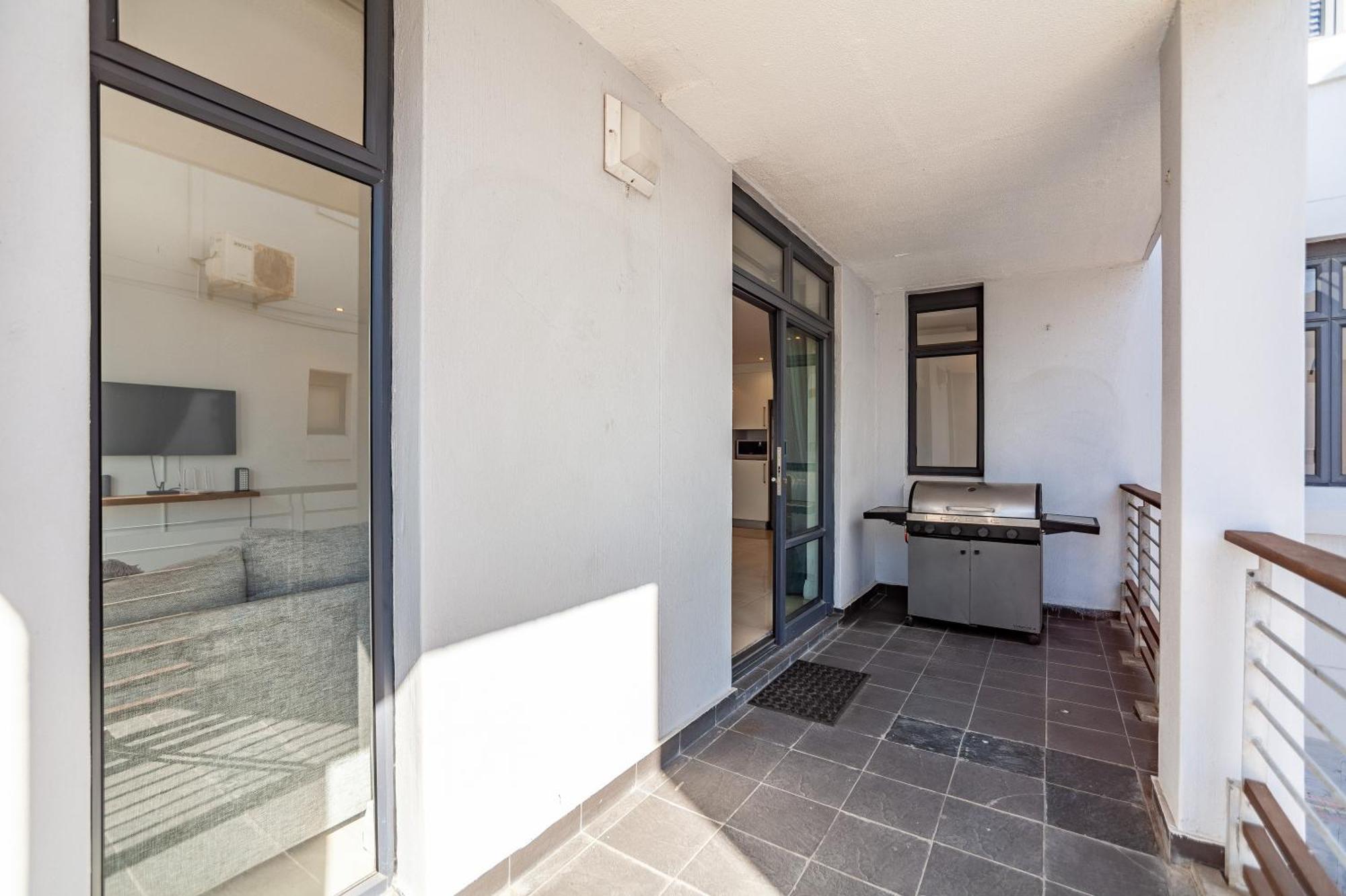 Apartment Modern Beachfront 2 Bed, 2 Bath- 143 Eden, Big Bay *