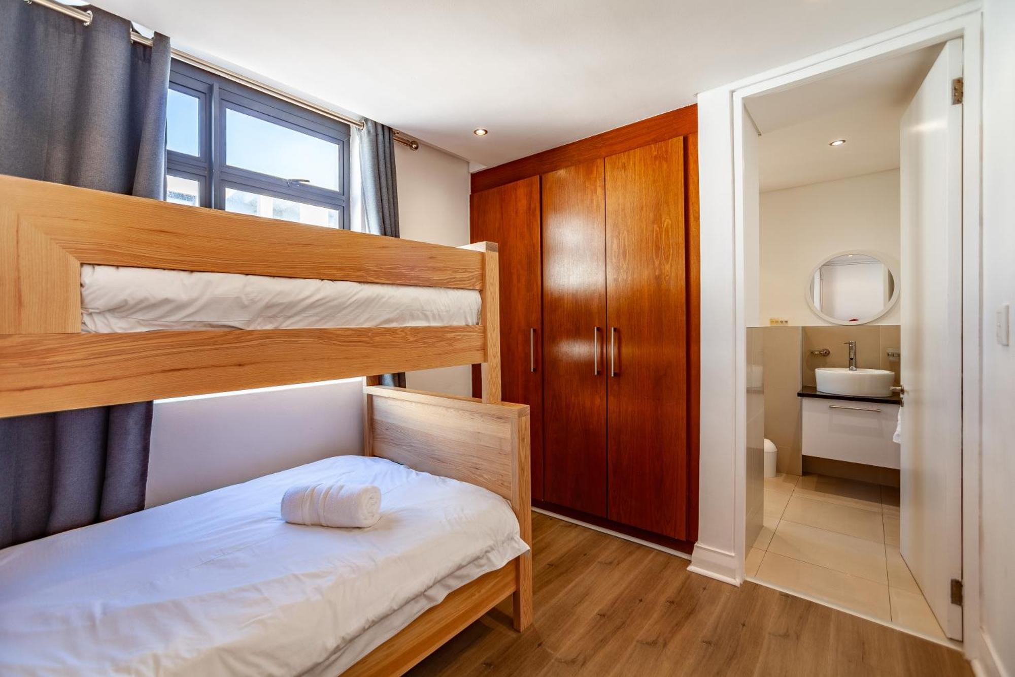 Apartment Modern Beachfront 2 Bed, 2 Bath- 143 Eden, Big Bay *