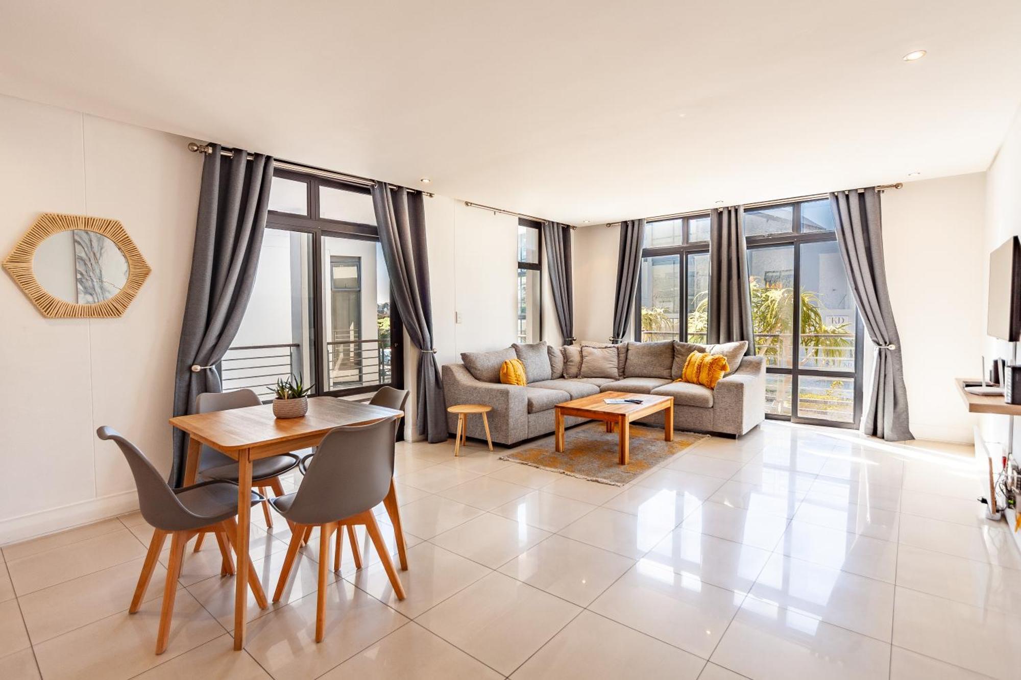 Apartment Modern Beachfront 2 Bed, 2 Bath- 143 Eden, Big Bay
